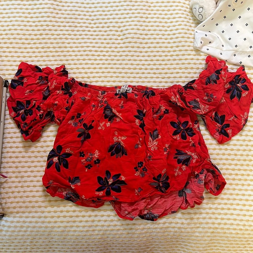 red floral crop top, off the shoulder, so cute